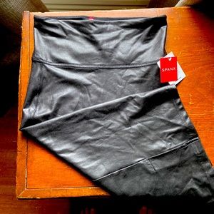 NWT Spanx faux leather pull-on pencil skirt
